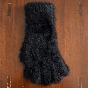 Urban Outfitters Fuzzy Gloves (Black) NWOT